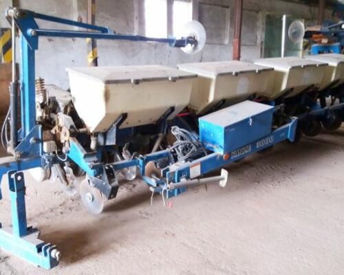 _JINÉ USA) Kinze - 3000