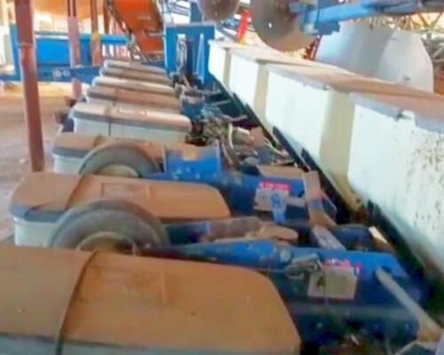 _JINÉ USA) Kinze - 3000