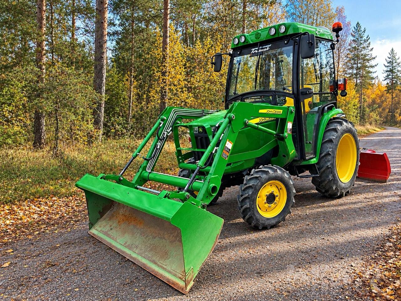 John Deere 3036E (Možnost leasingu)