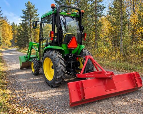 John Deere 3036E (Možnost leasingu)
