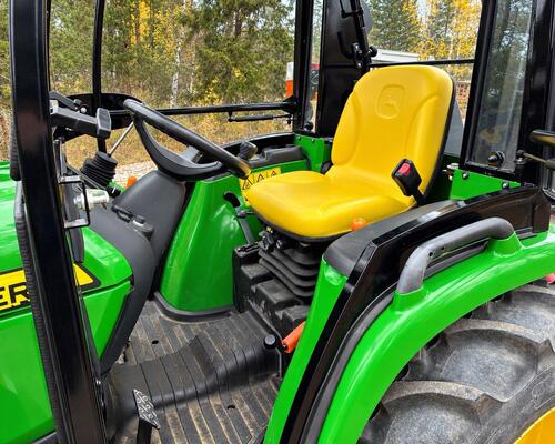 John Deere 3036E (Možnost leasingu)