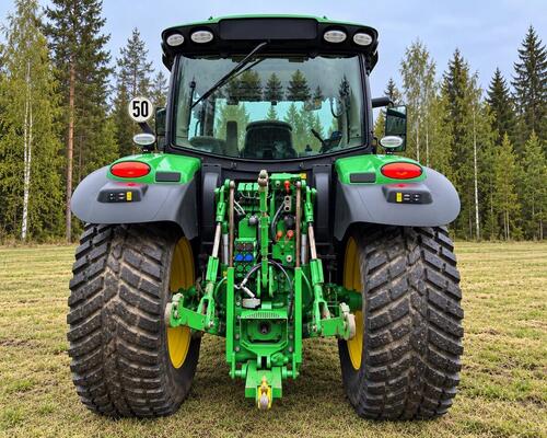 John Deere 6130R (možnost leasingu)