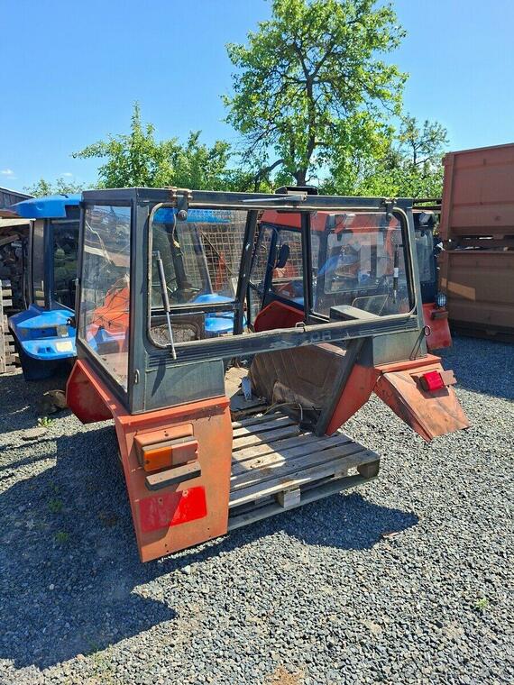 Kabina zetor uřI
