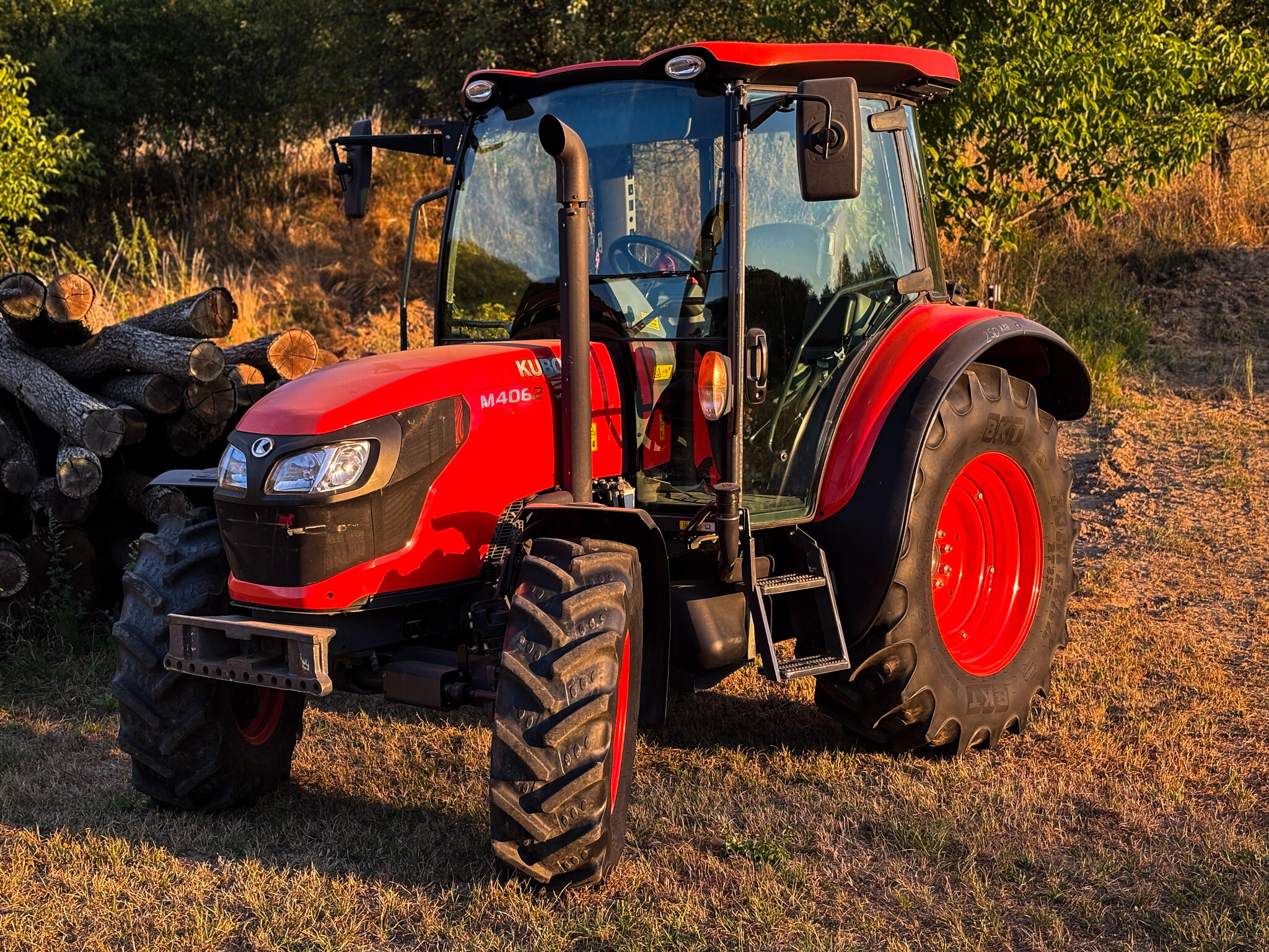 Kubota M4062 