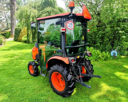Malotraktor KUBOTA B2650 + nové rozmetadlo WESSEX, STK - TOP