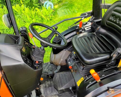 Malotraktor KUBOTA B2650 + nové rozmetadlo WESSEX, STK - TOP