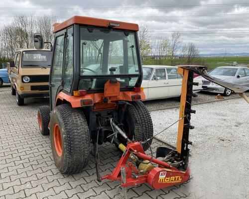 Traktor Kubota sT 30 4x4 + sekačka