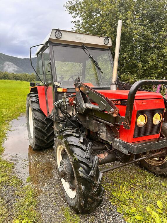 Traktor Zetor 6245 4WD