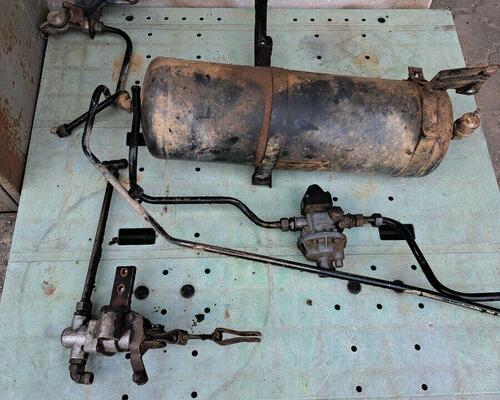 Zetor uřI motor 7201. 