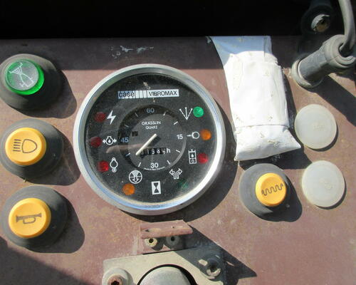 CASE VIBROMAX W252