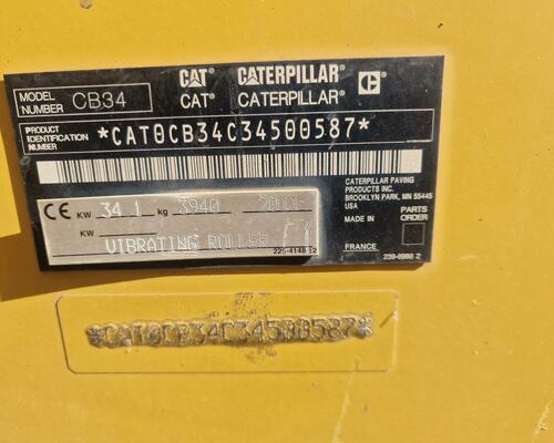 Cat cb 34