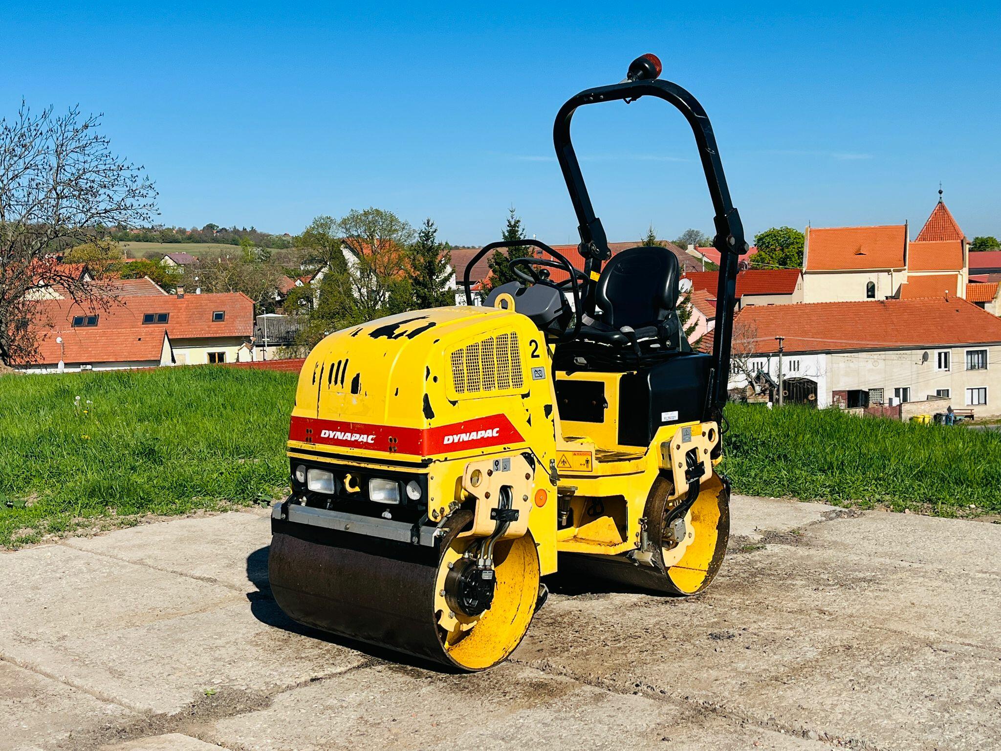 Vibrační válec Dynapac CC900 (Možnost leasingu)