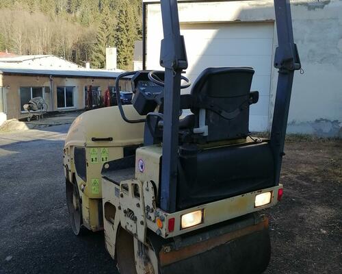 Vibrační válec Stavostroj STA VH250, motor Deutz olejem chlazený