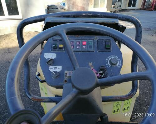 Vibrační válec Stavostroj STA VH250, motor Deutz olejem chlazený