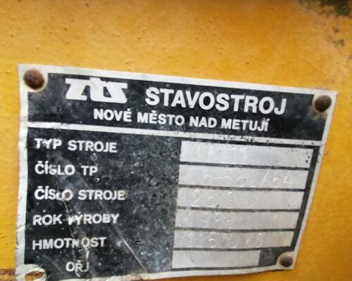 Vibrační válec Stavostroj VV111, r.v.1988, motor Zetor crystal šestiválec