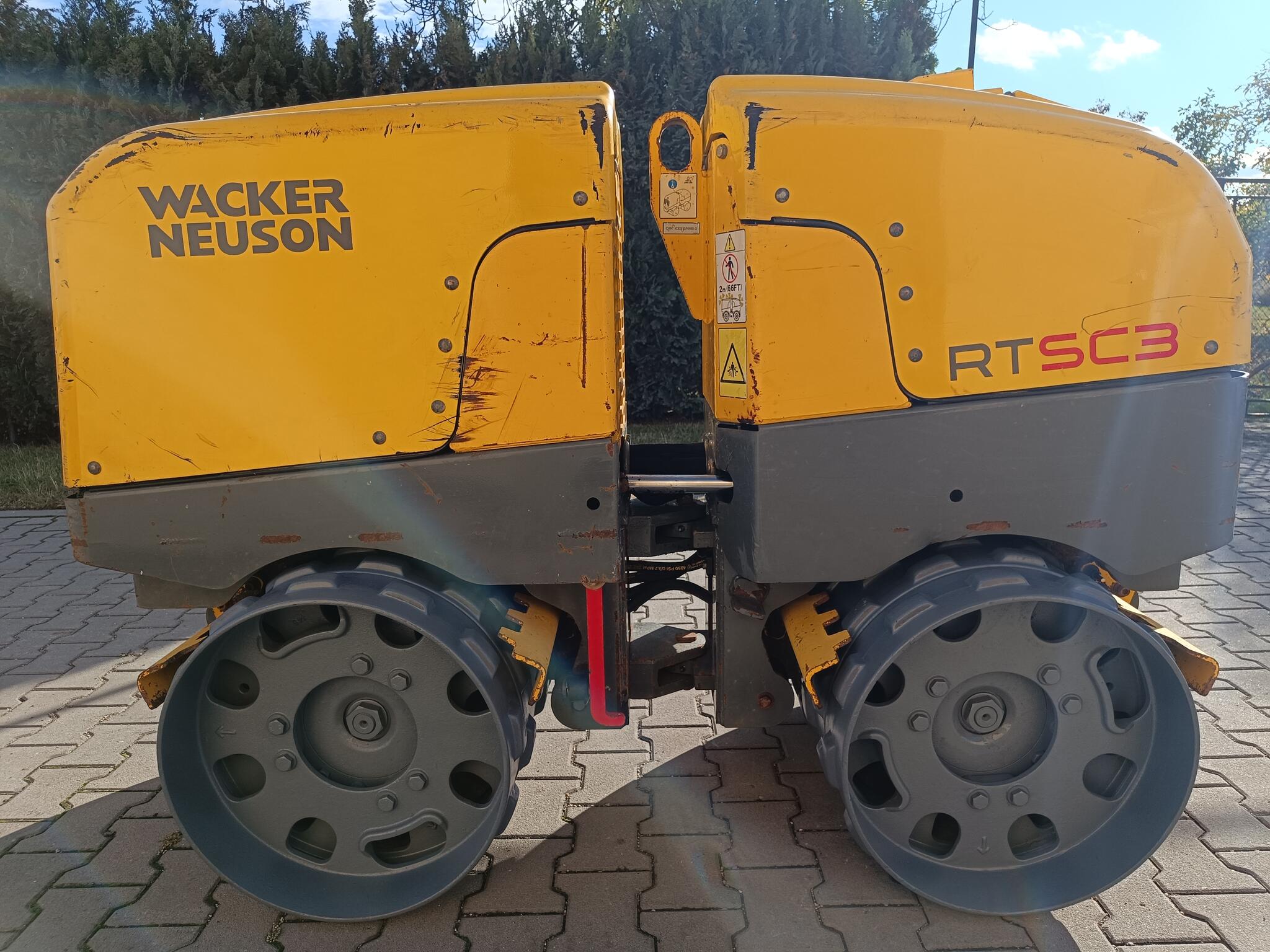 Vibrační válec Wacker Neuson RTKx-SC 3 - motor KUBOTA 