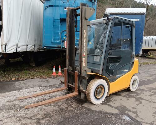 VZV Jungheinrich DFG 425 nosnost 2.5 T zdvih 6m 