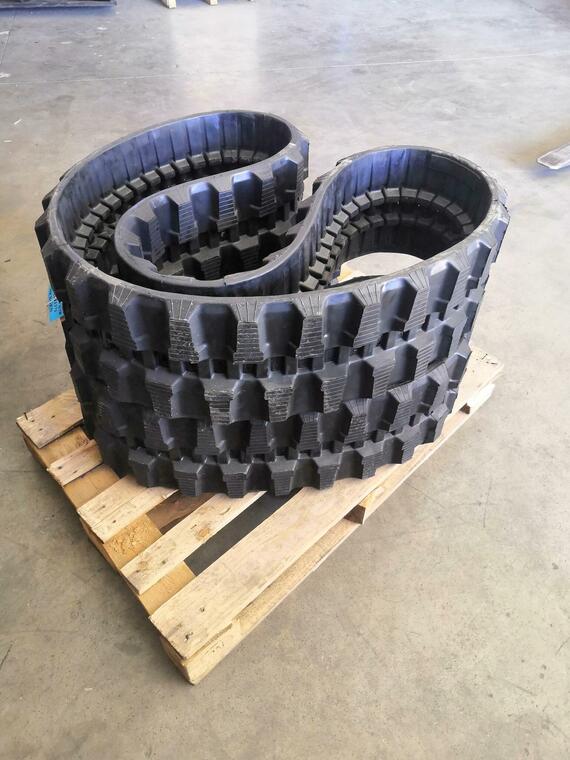 Gumové pásy 300x52,5x84W na bager JCB a iné