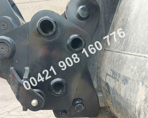 Adapter, redukcia z stroja manitou pre prídavné zariadenia Caterpillar, CAT zeppelin