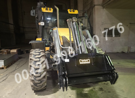 Přední rychloupínač na traktorbagr Mecalac / Terex TLB rypadlo bagr