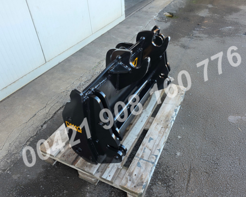 Přední rychloupínač na traktorbagr Mecalac / Terex TLB rypadlo bagr