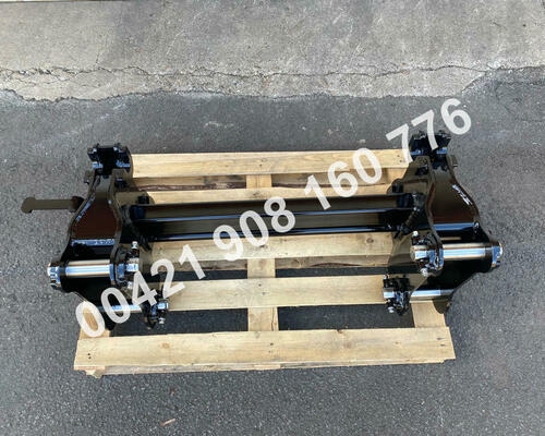 Predám Predný rýchloupínač pre JCB 2CX, 3CX, 4CX na pôvodnú lopatu
