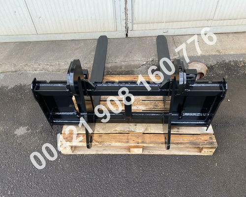 Paletizačné vidly teleskop CAT TH, vidle paletovací manipulátor Caterpillar