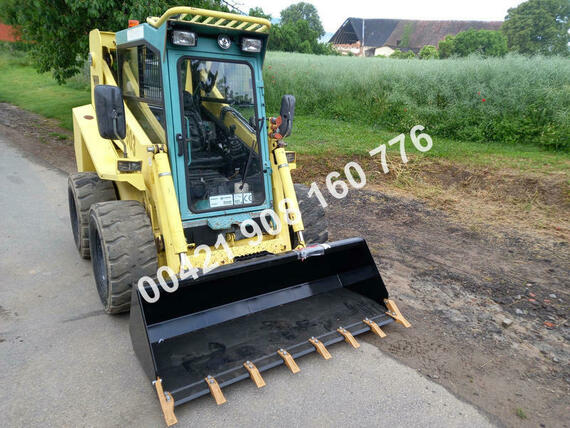 Zubová lopata UNC, locust, detvan zts, bobek Novotný, zubatá lžíce smykáč, krokodýl, zubová lyžica unc... Zubová lopata UNC, locust, detvan zts, bobek Novotný, zubatá lžíce smykáč, krokodýl, zubová lyžica unc...