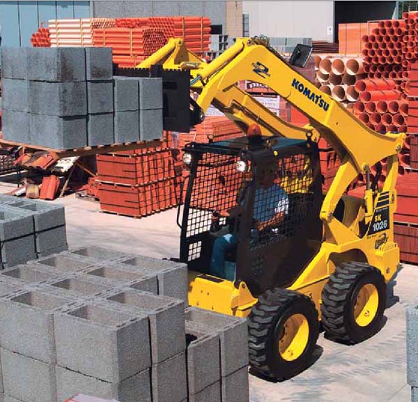 Smykem řízený nakladač Komatsu SK1026-5 boduje svými "vychytávkami"