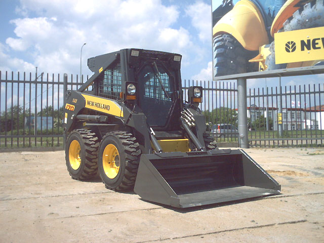 New Holland LS170