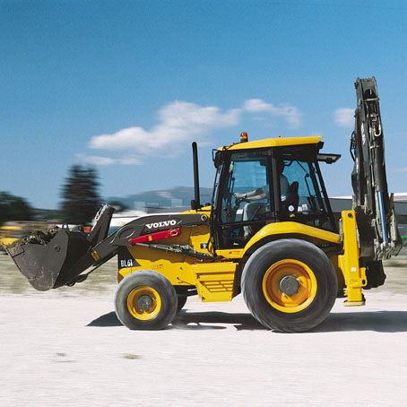 Rypadlonakladač Volvo BL61 aneb málo muziky za hodně peněz