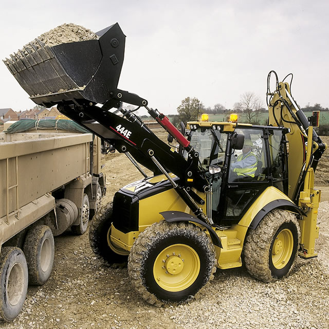 Rypadlonakladače Caterpillar řady E - konec JCB v Čechách?