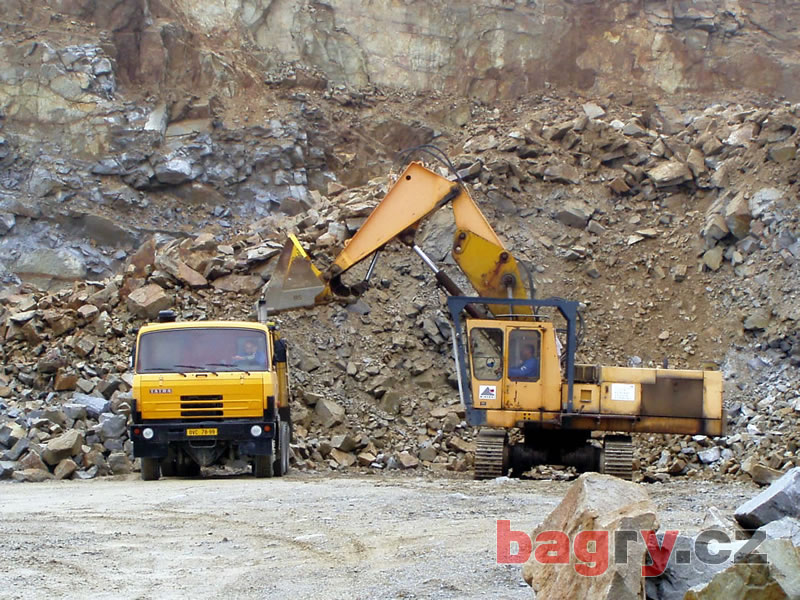 ...sype na Tatru T 815...