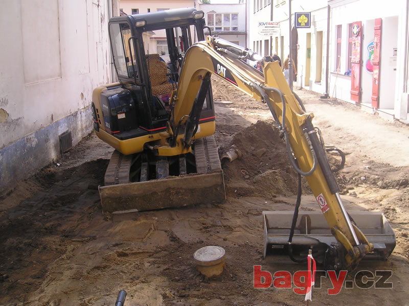 Caterpillar 302.5