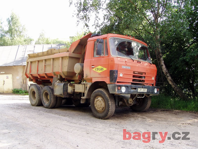 Tatra T 815