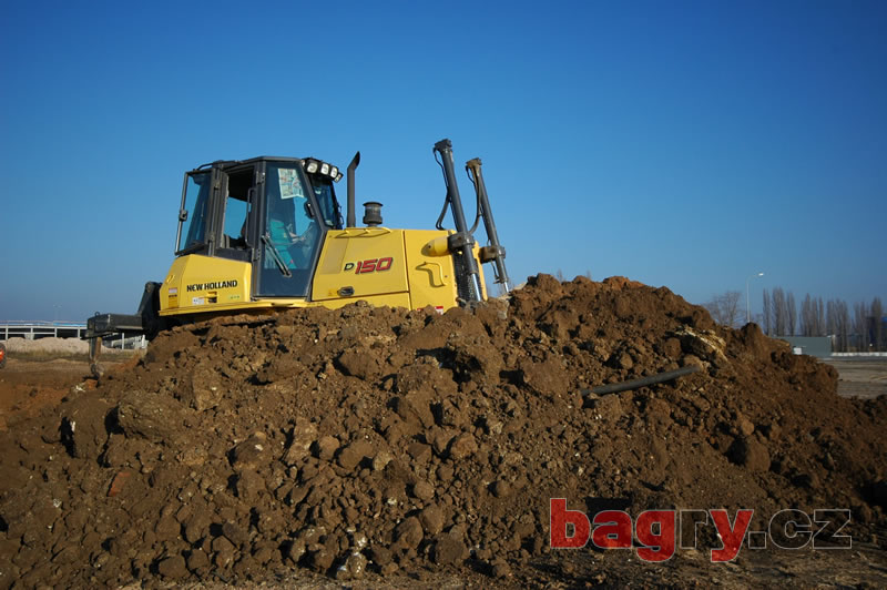 Dozer New Holland D150