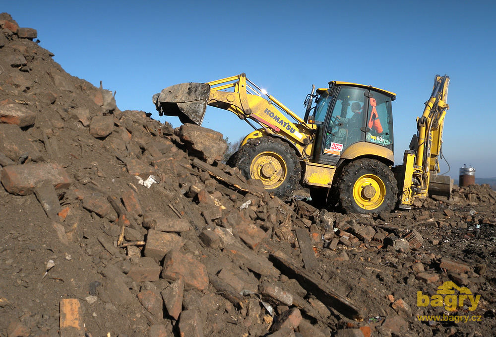 Rypadlonakladač Komatsu WB93S