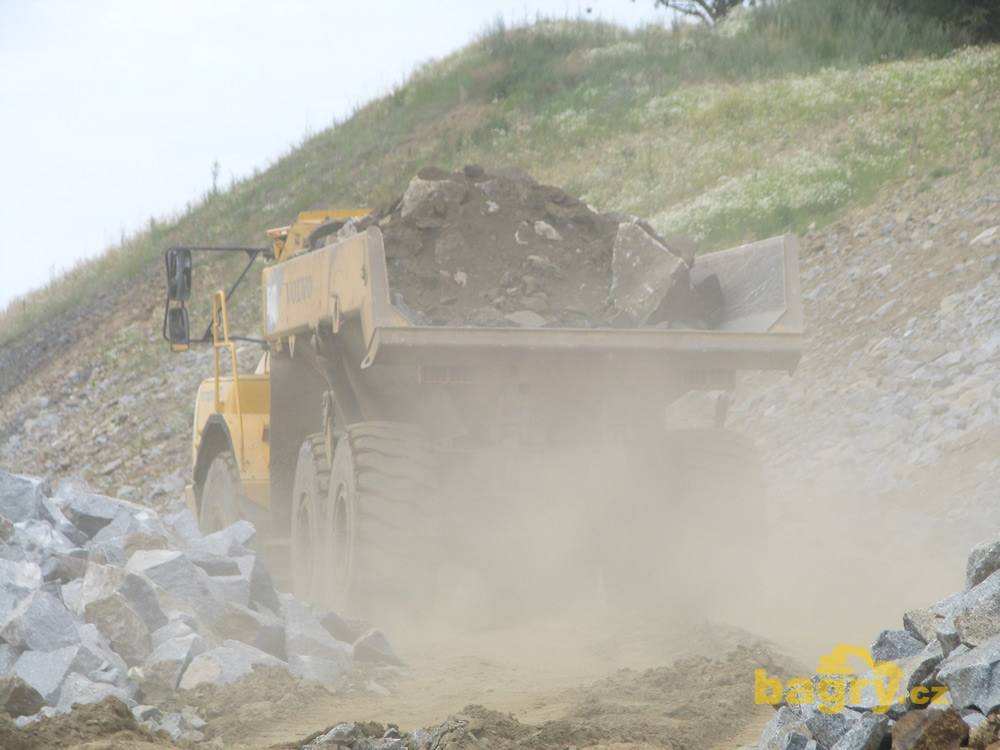 Kloubový dempr Volvo A30D