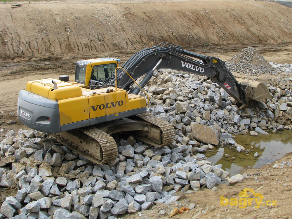 Pásové rypadlo Volvo EC360B