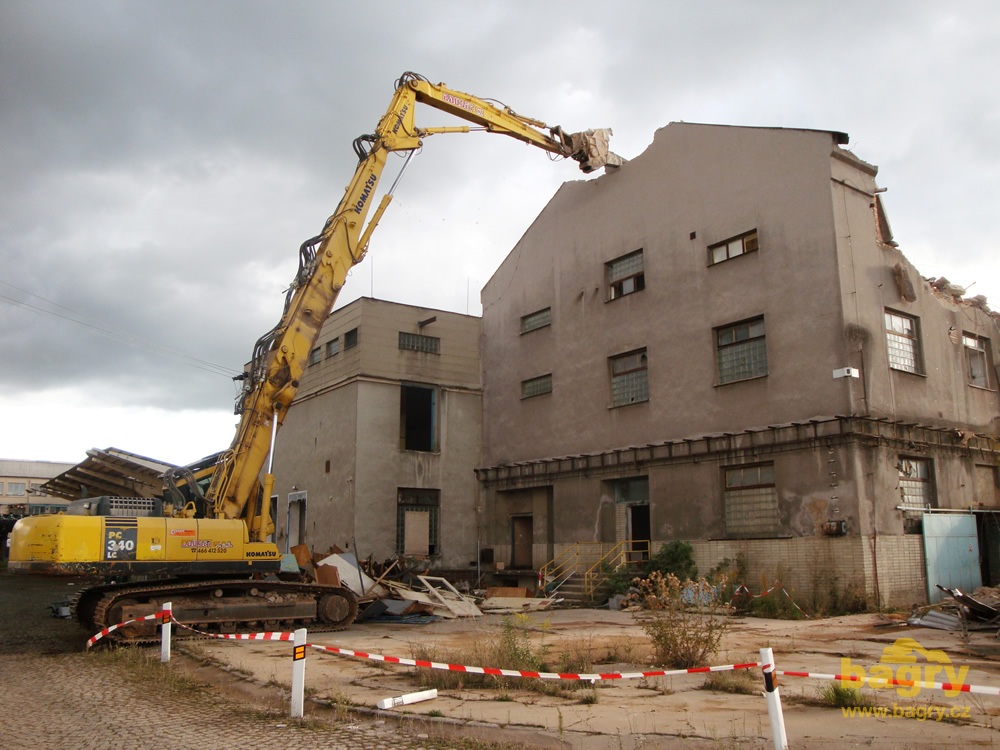 Demoliční pásové rypadlo Komatsu PC340LC