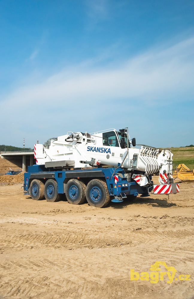 Autojeřáb Demag - firma Skanska