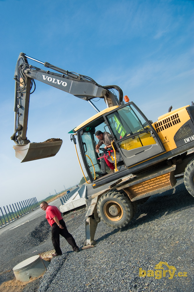 Kolové rypadlo Volvo EW165C - Autodoprava Vytasek