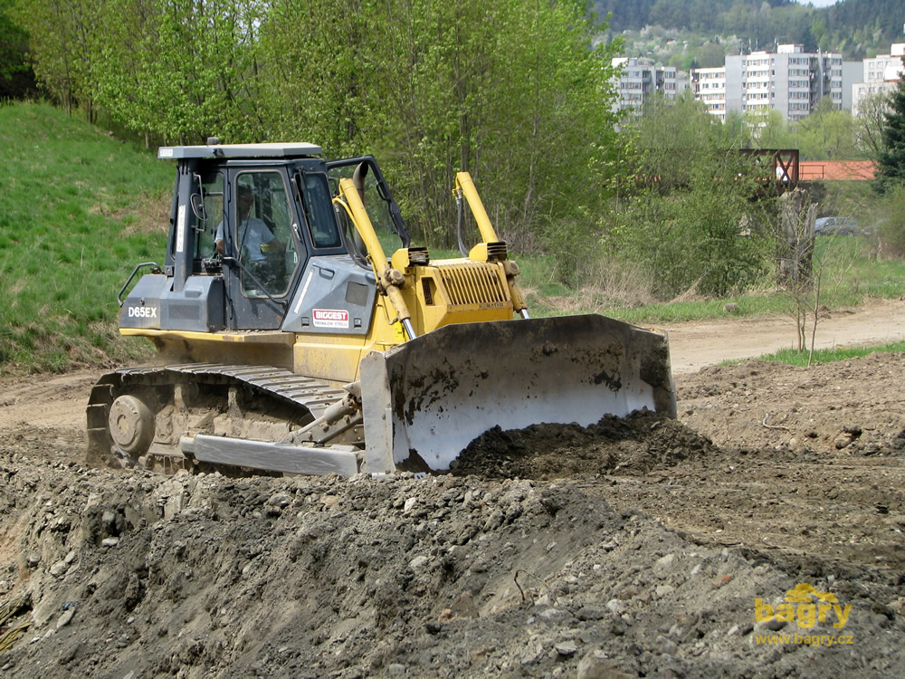 Dozer Komatsu D65 EX