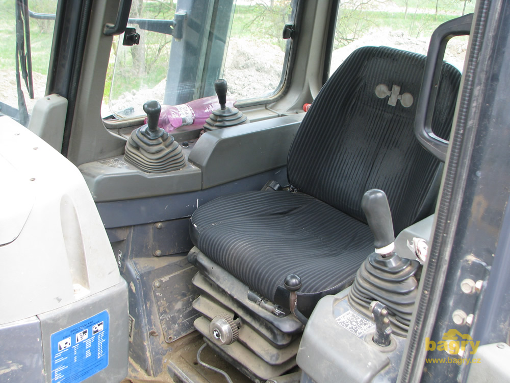 Kabina dozeru Komatsu D65 EX