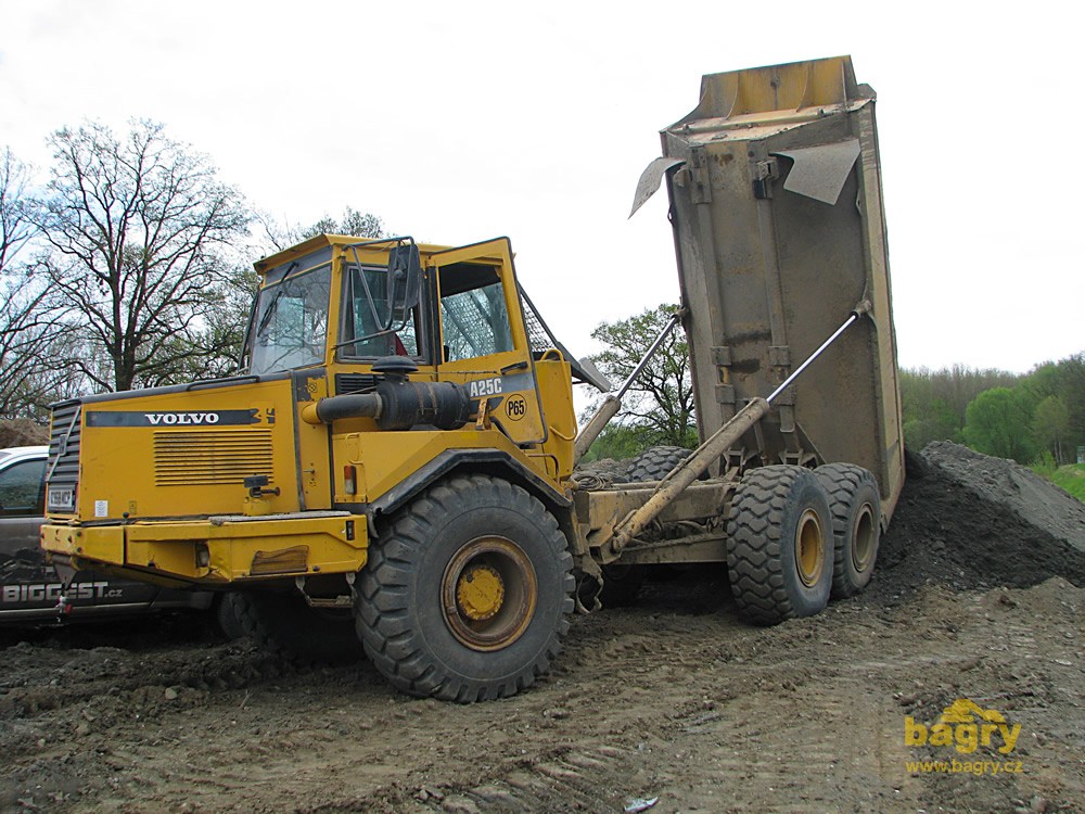 Kloubový dempr Volvo A25C