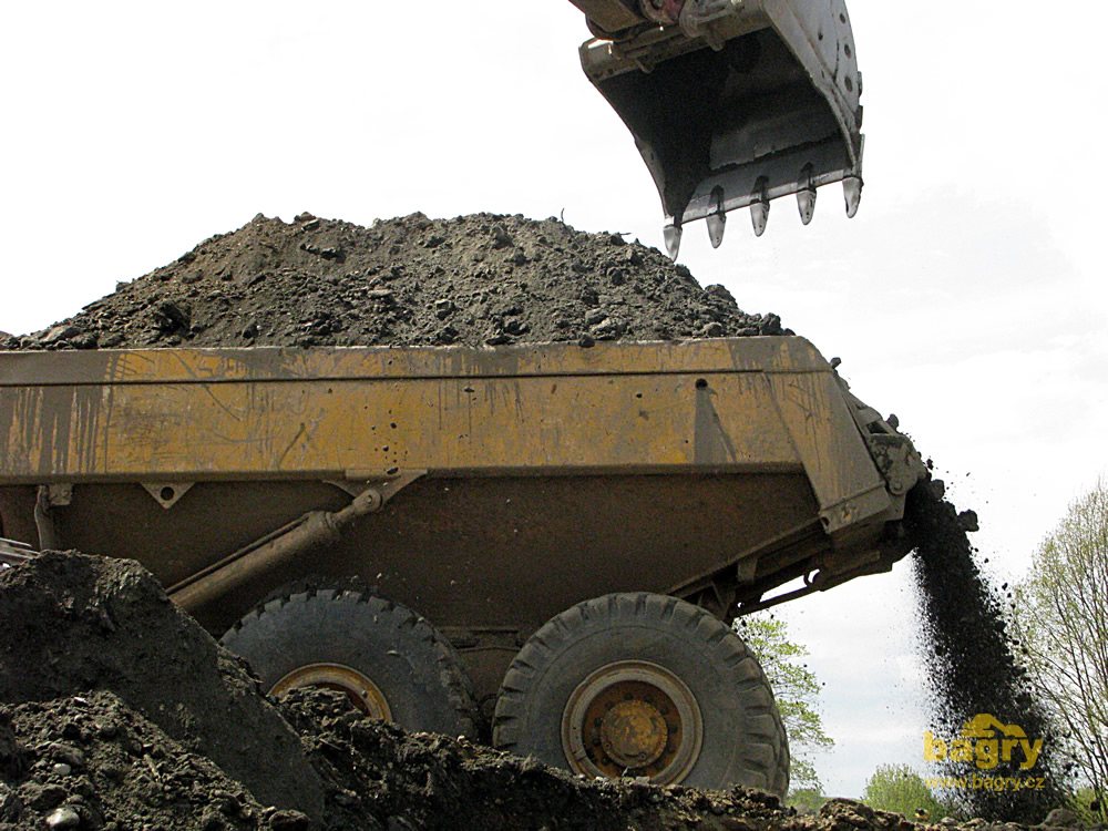 …pořádně naloženo (kloubový dempr Volvo A25C)