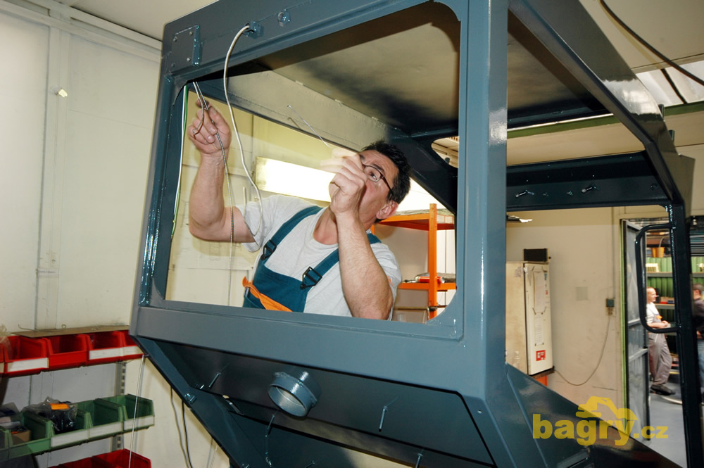 Provádění elektroinstalace v kabině