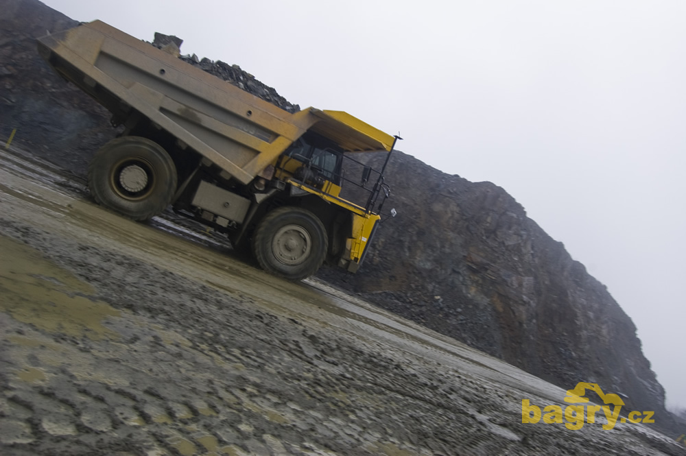 Dempr Komatsu HD 405
