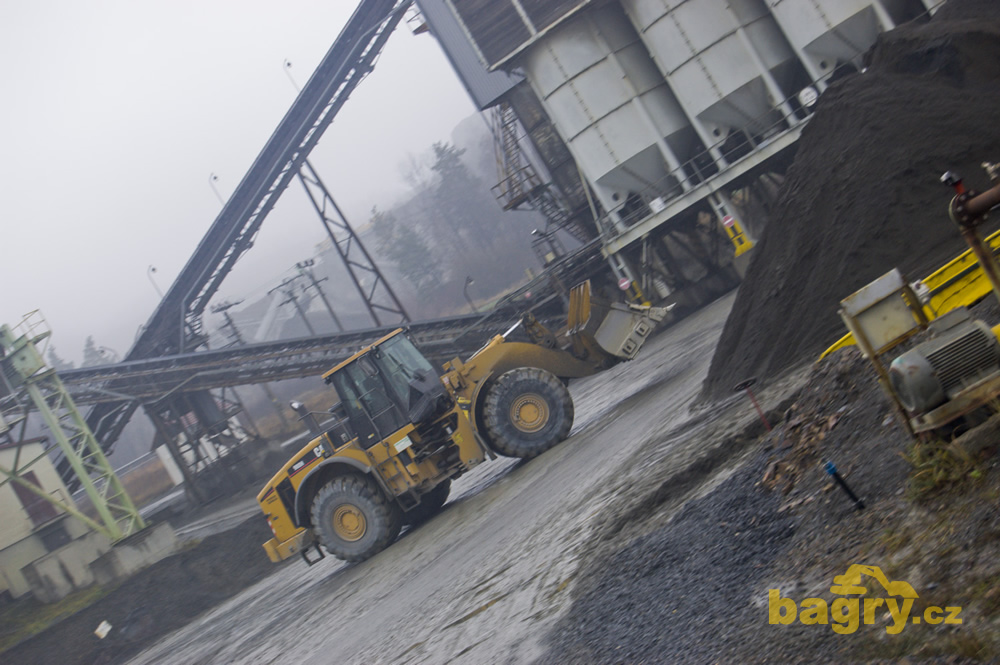 Kolový nakladač Caterpillar 980H