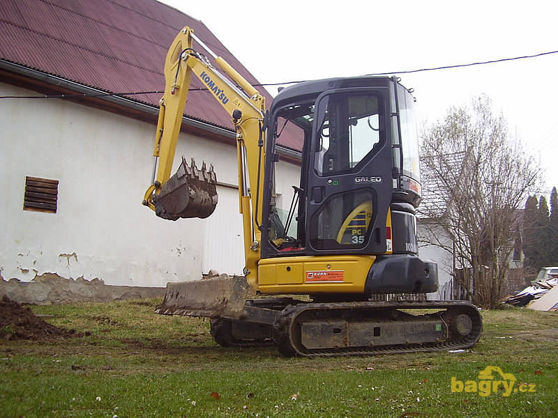 Komatsu PC35MR